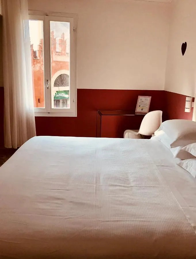 Dolce Verona Suites